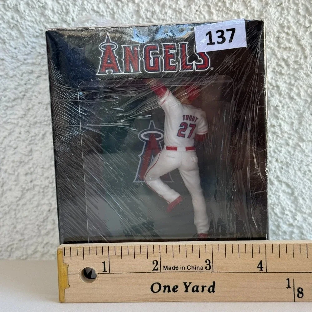 Mike Trout LA Angels‎ Figurine 2015 Catch Commemorative SGA MLB Collectible New